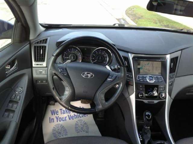 2011 Hyundai Sonata SE 4dr Sedan 6A